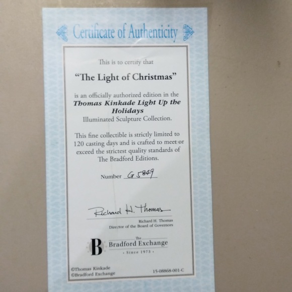 Bradford Exchange "The Light of Christmas" illuminated sculpture by Thomas Kinka - Picture 9 of 9